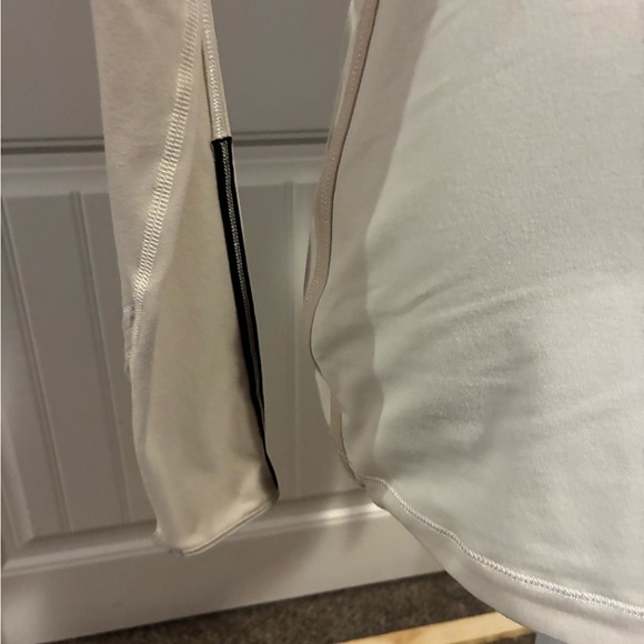 Lululemon Run: Layer Me Long Sleeve Size 6 Exercise Stretch Minimalist Pocket - Picture 4 of 10